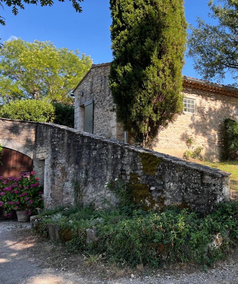 Montjustin Bergerie Bed & Breakfast エクステリア 写真